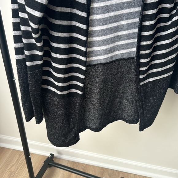 Moa Moa Gray Long sleeve striped Lightweight Open Front Cardigan Sweater Small - Picture 2 of 5